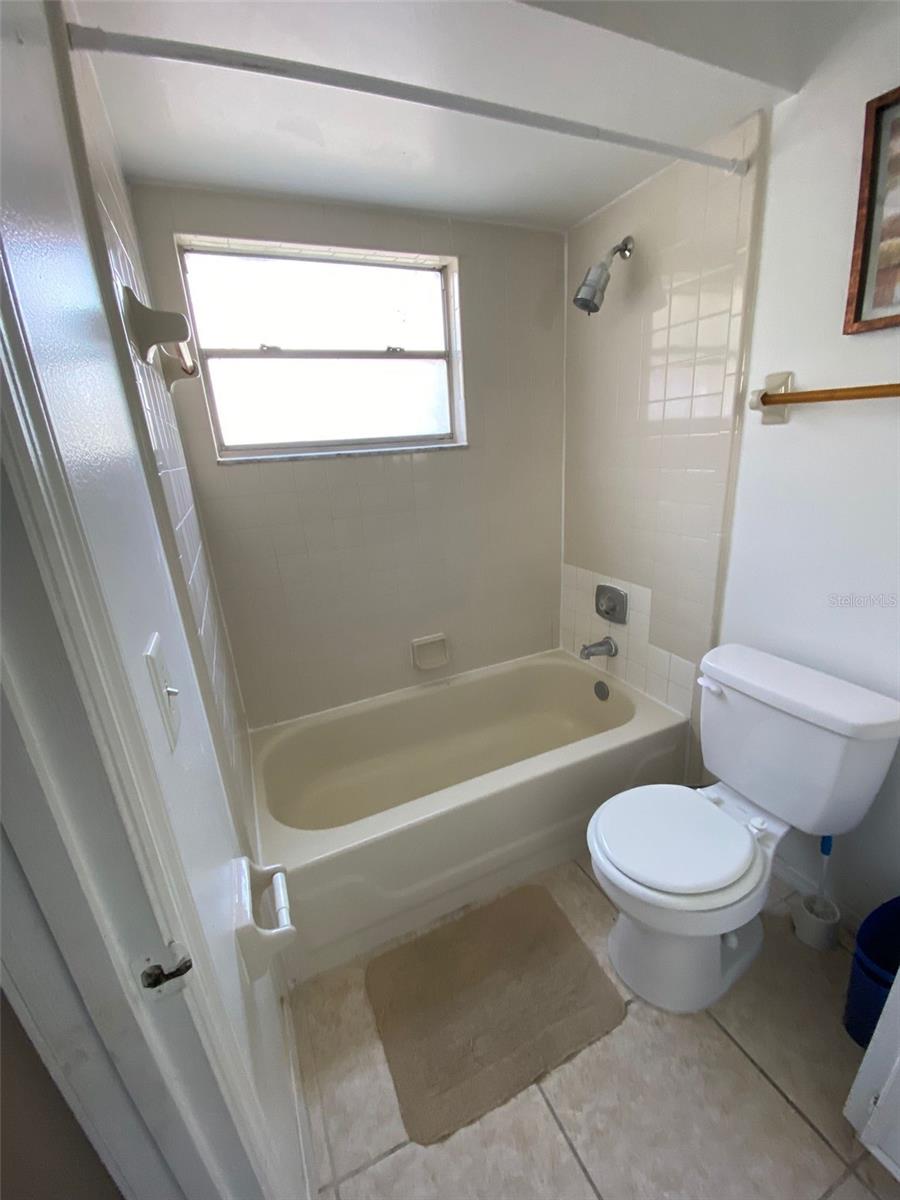 Image 8 of 14 For 4160 Pershing Pointe Place 1