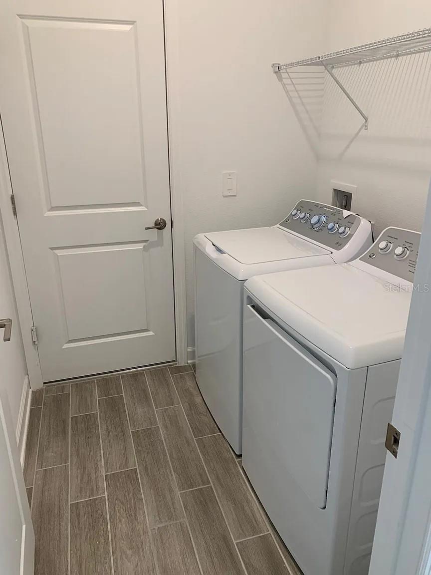 Image 5 of 20 For 2868 Camden Way