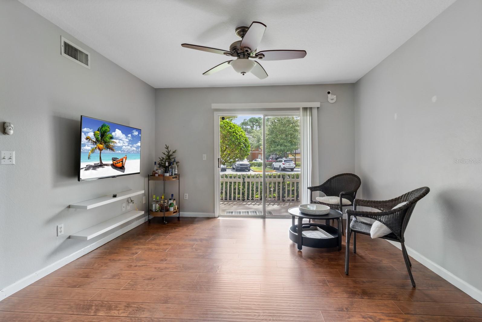 Image 10 of 35 For 724 Crest Pines Drive 511