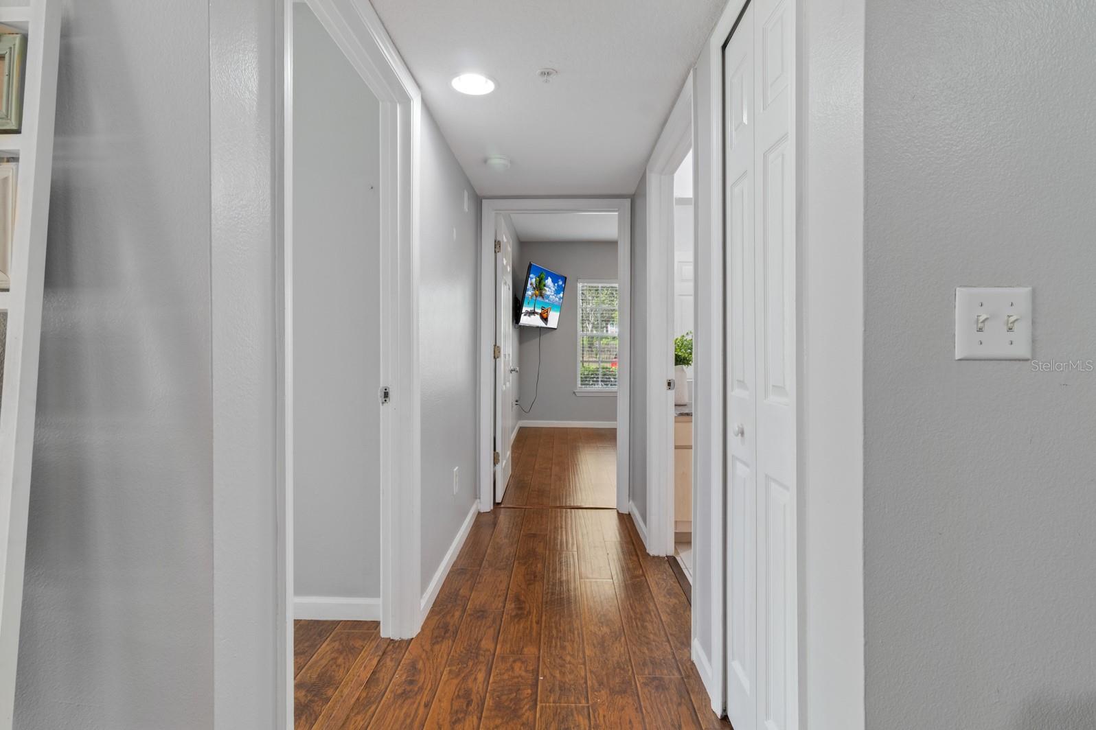 Image 11 of 35 For 724 Crest Pines Drive 511