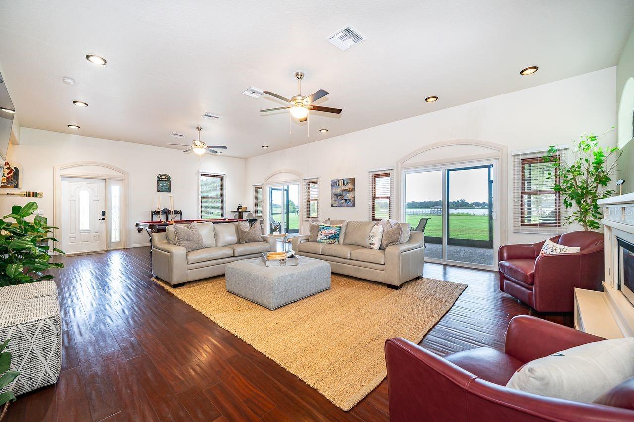 Image 5 of 43 For 2339 Neptune Road Unit A