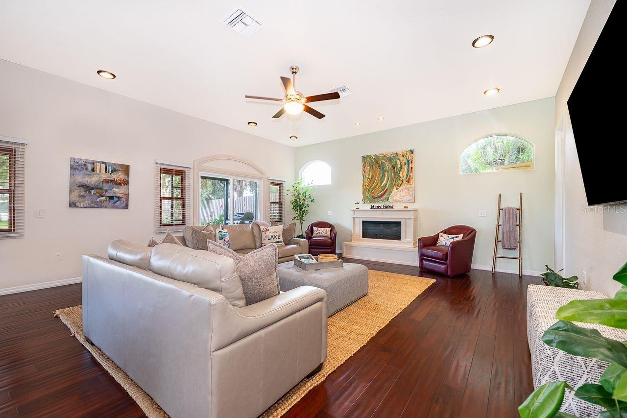 Image 8 of 43 For 2339 Neptune Road Unit A
