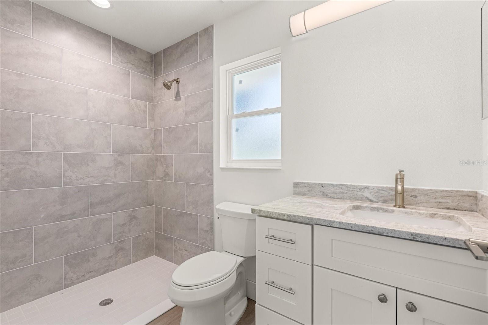 Image 76 of 86 For 1084 170th Street