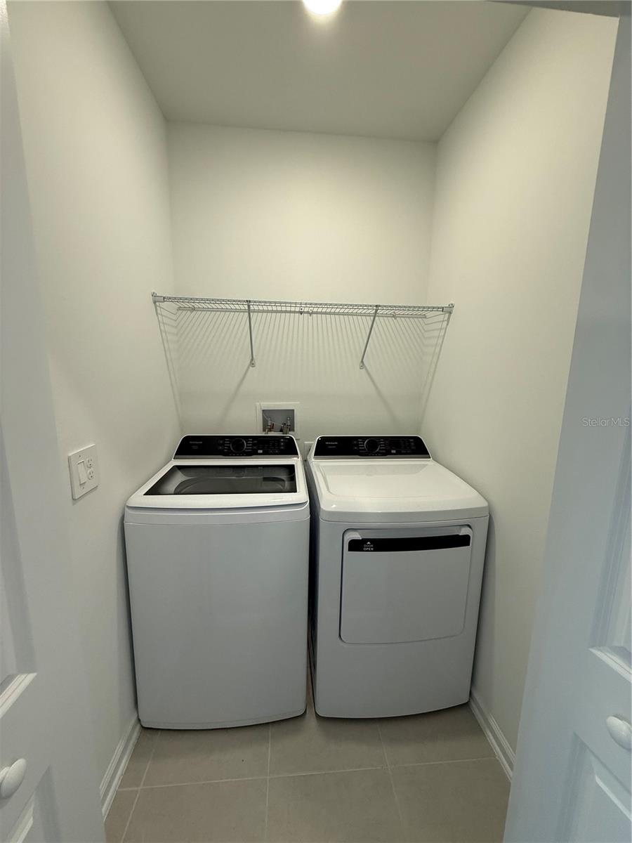 Image 32 of 35 For 3066 Chantilly Drive