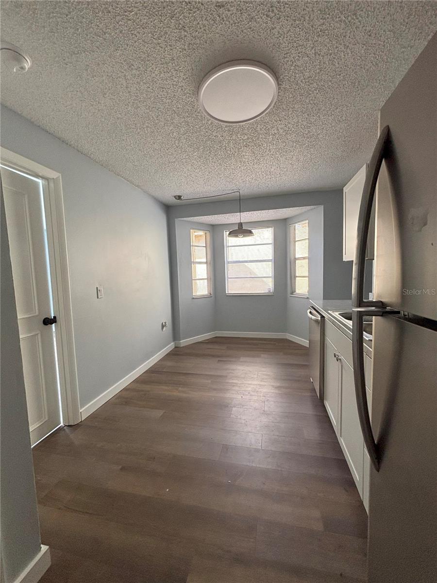 Image 10 of 20 For 1121 Woodman Way