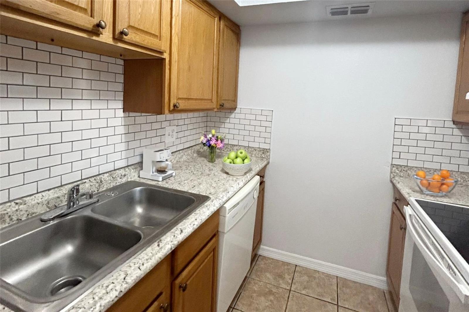Image 3 of 16 For 1040 Buena Vista Drive 1033