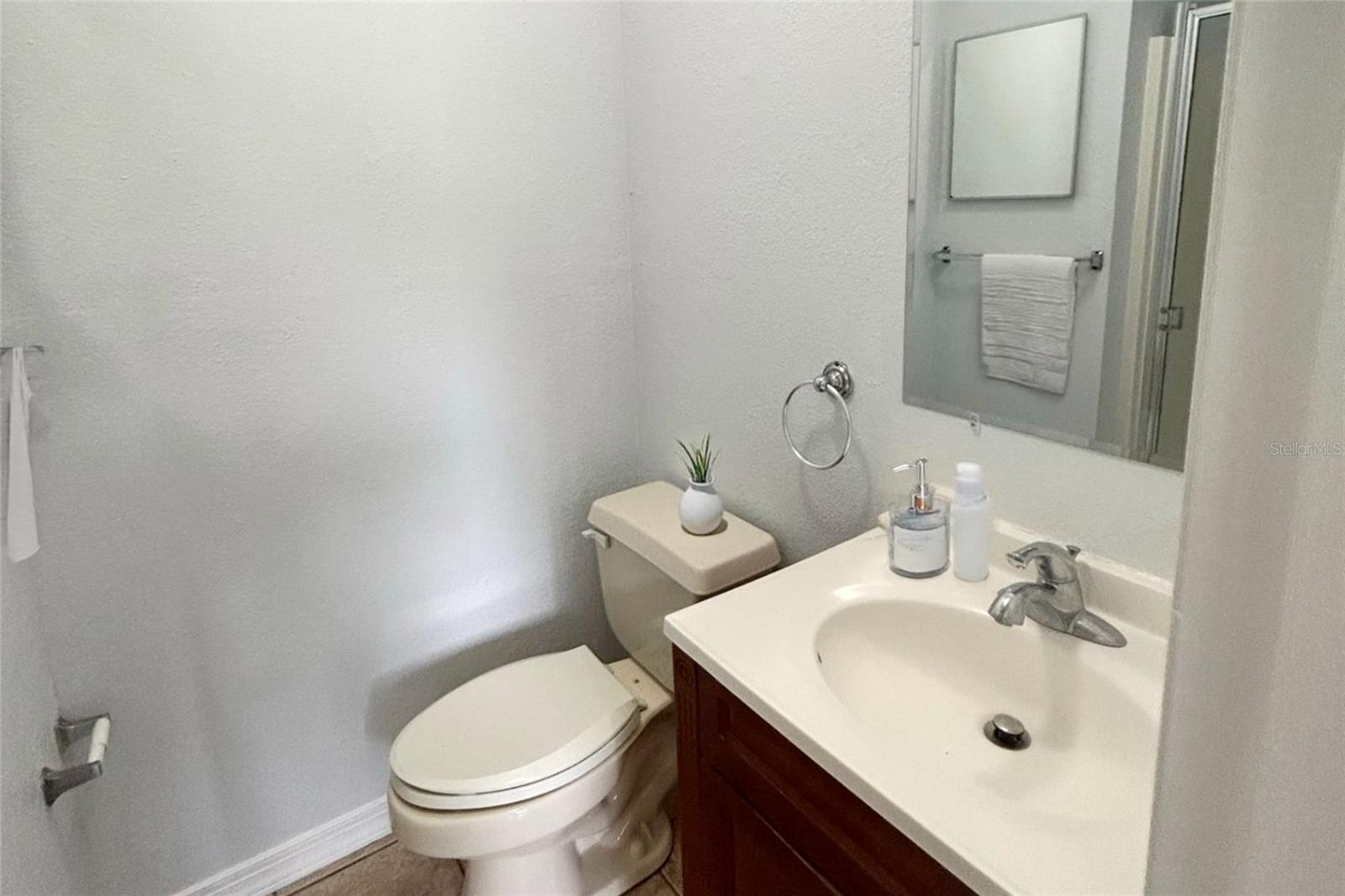 Image 7 of 16 For 1040 Buena Vista Drive 1033