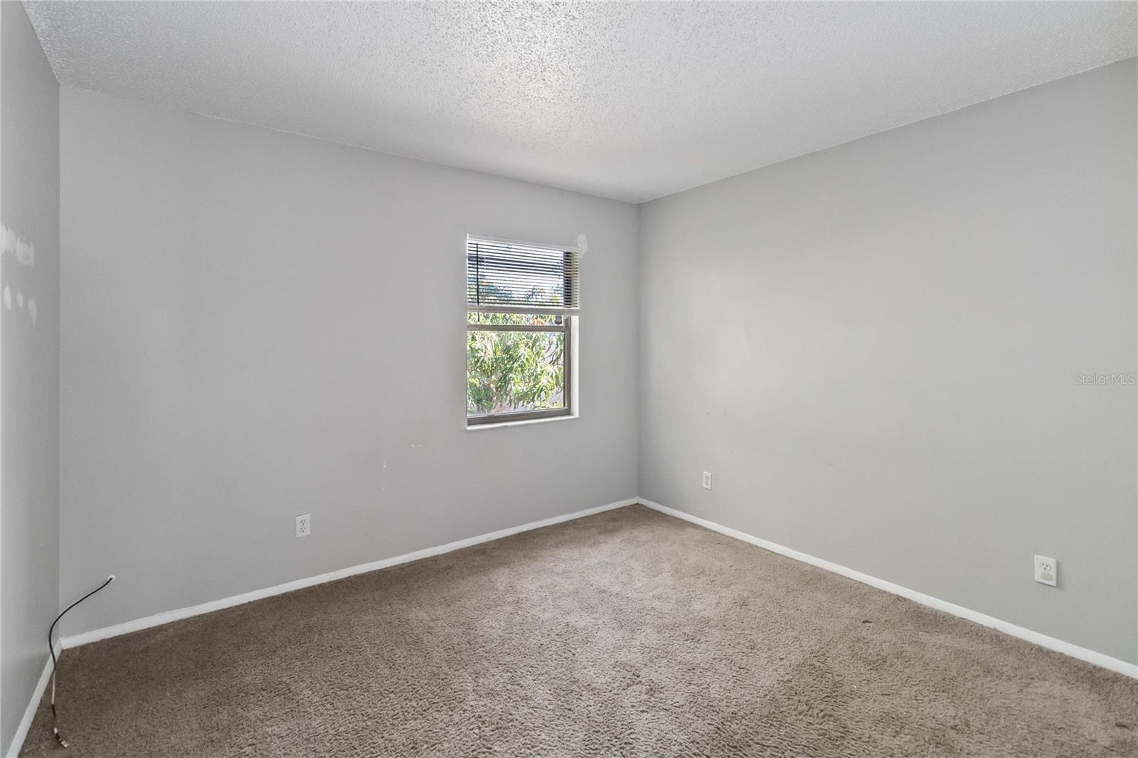 Image 15 of 23 For 218 Cranbrook Drive