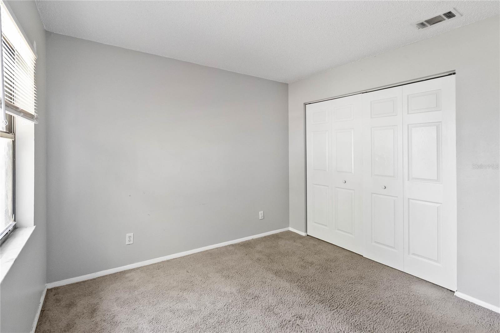 Image 16 of 23 For 218 Cranbrook Drive