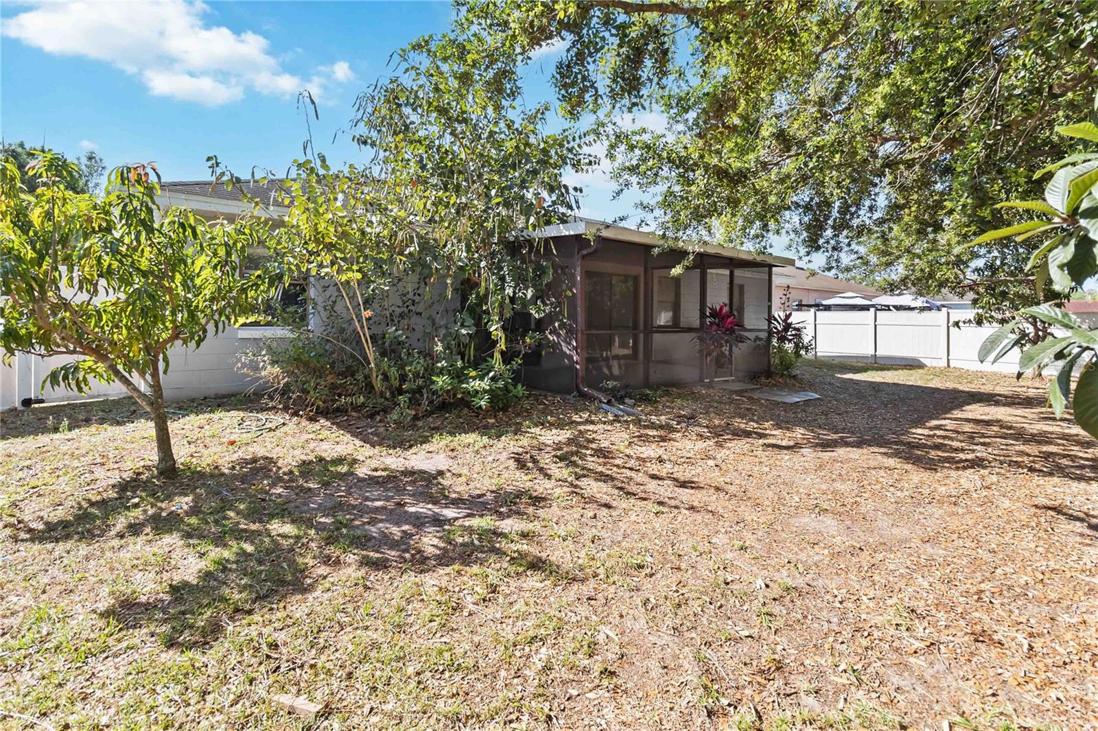 Image 22 of 23 For 218 Cranbrook Drive