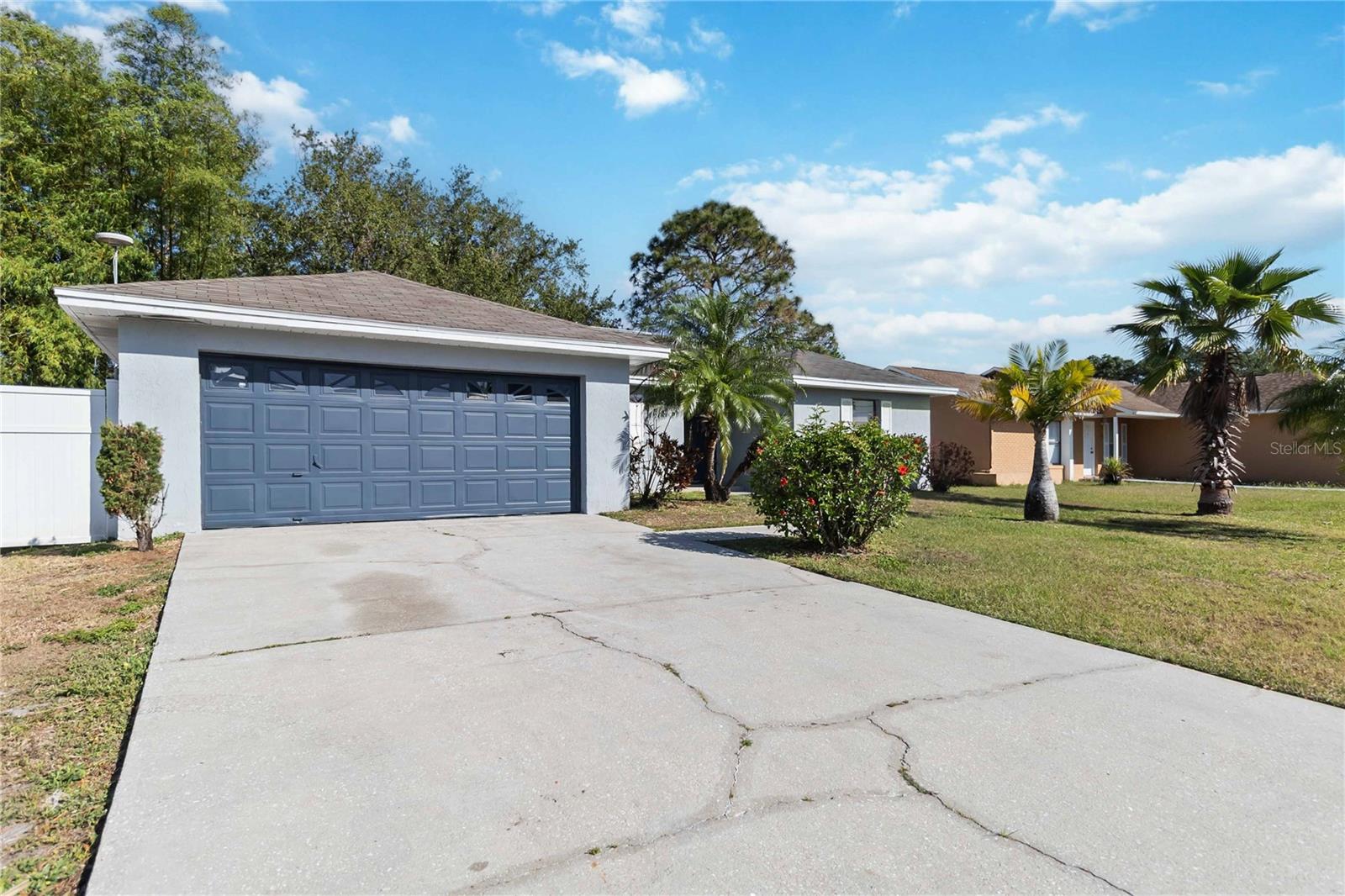 Image 3 of 23 For 218 Cranbrook Drive