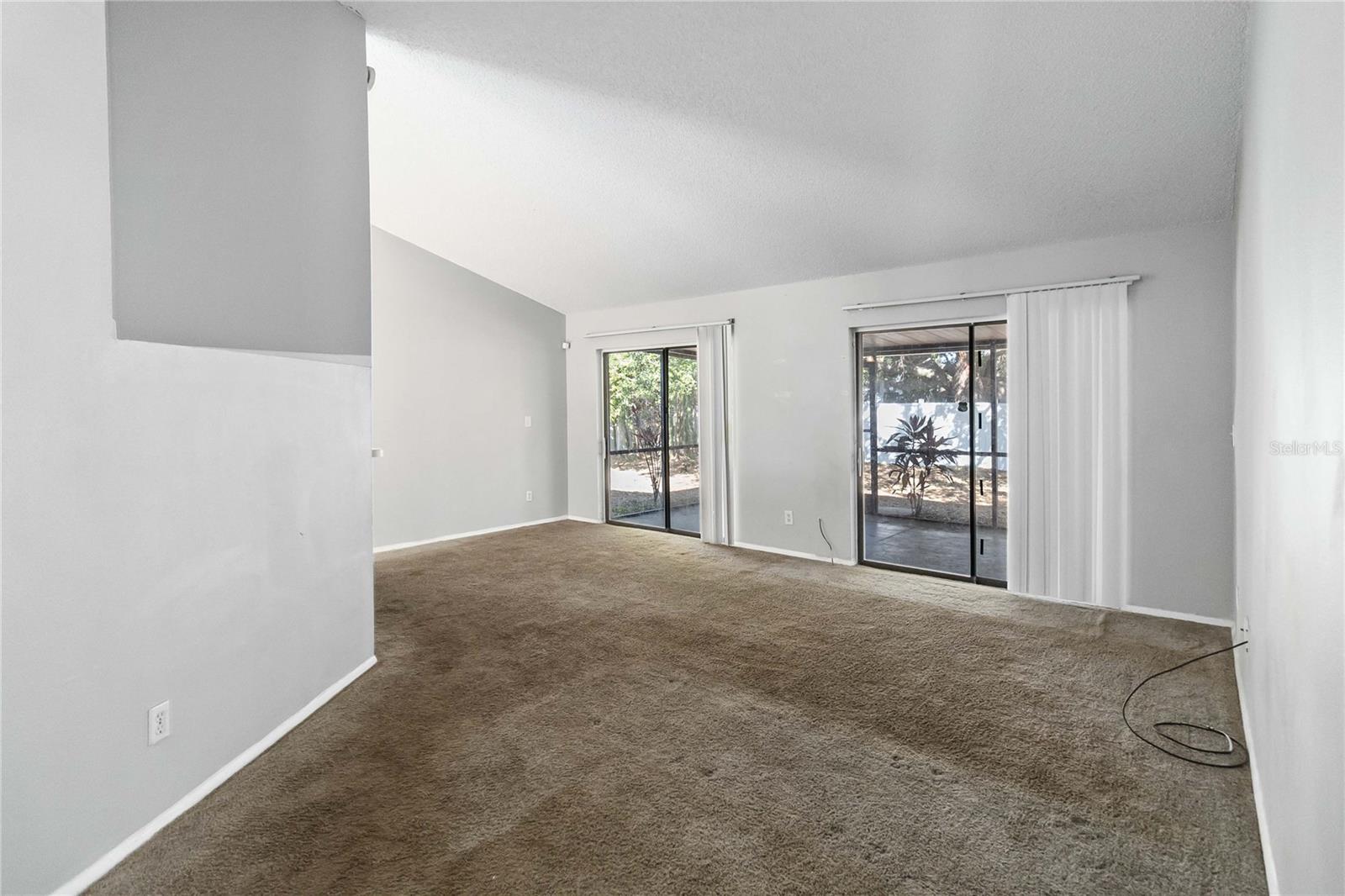 Image 6 of 23 For 218 Cranbrook Drive