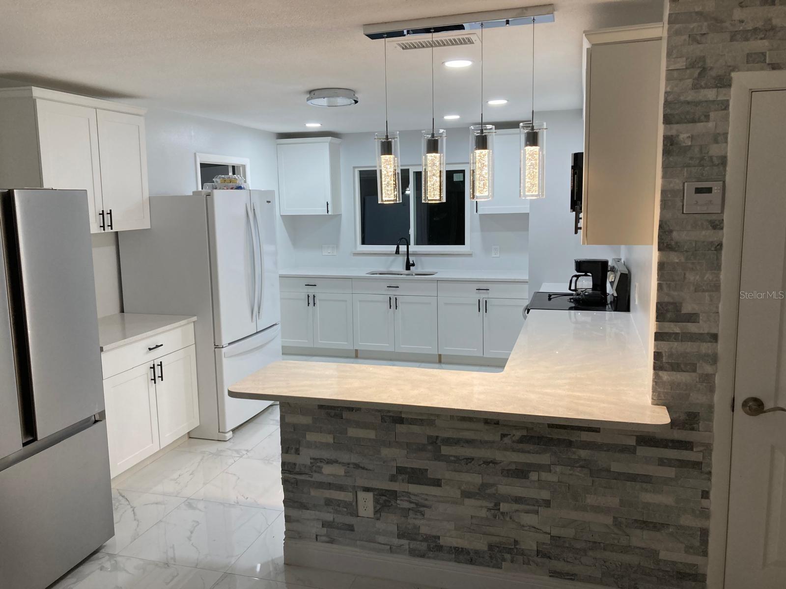 Image 2 of 25 For 916 Palm Avenue