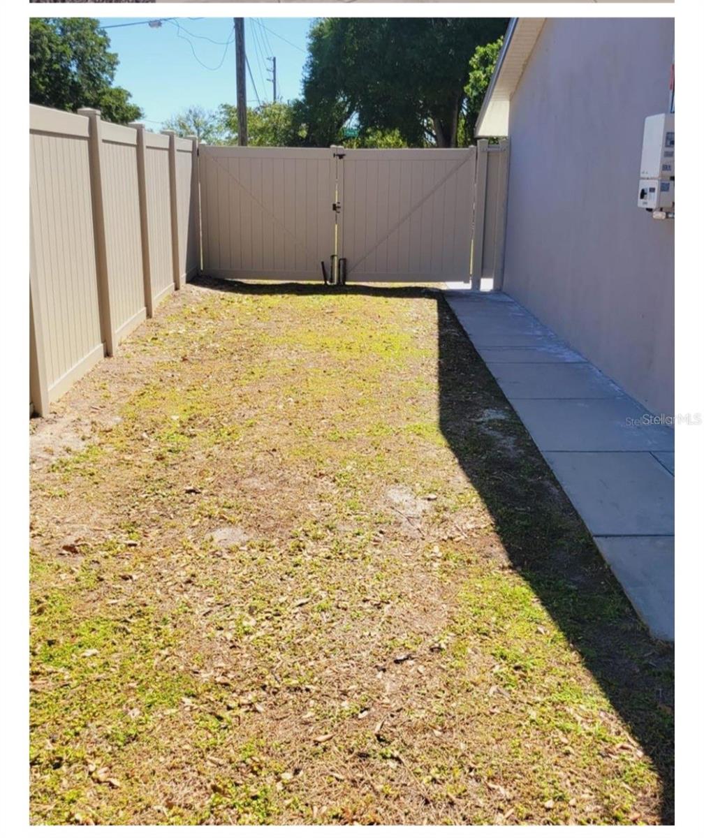Image 20 of 25 For 916 Palm Avenue