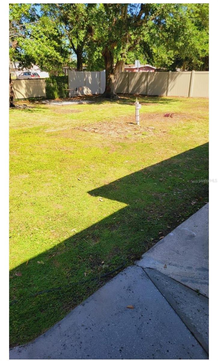 Image 23 of 25 For 916 Palm Avenue