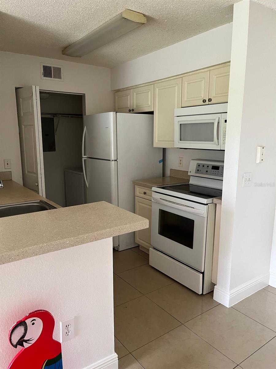 Image 17 of 17 For 1218 Bermuda Lakes Lane 108
