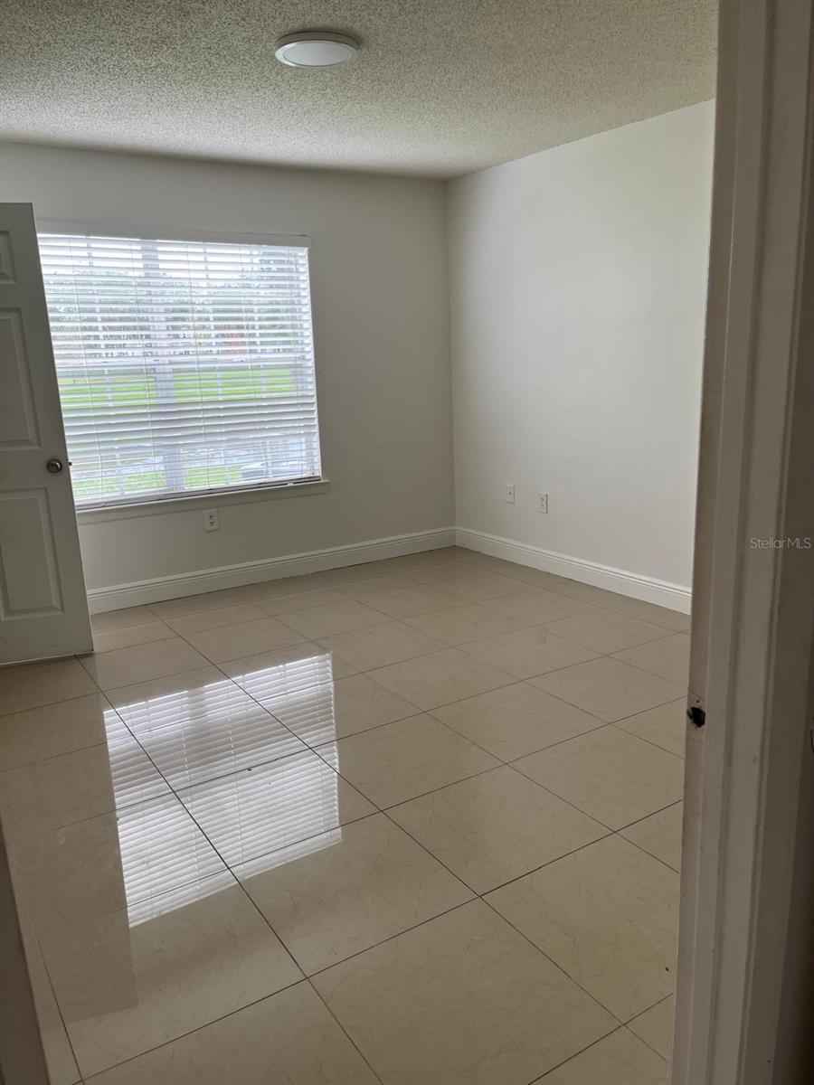 Image 9 of 17 For 1218 Bermuda Lakes Lane 108