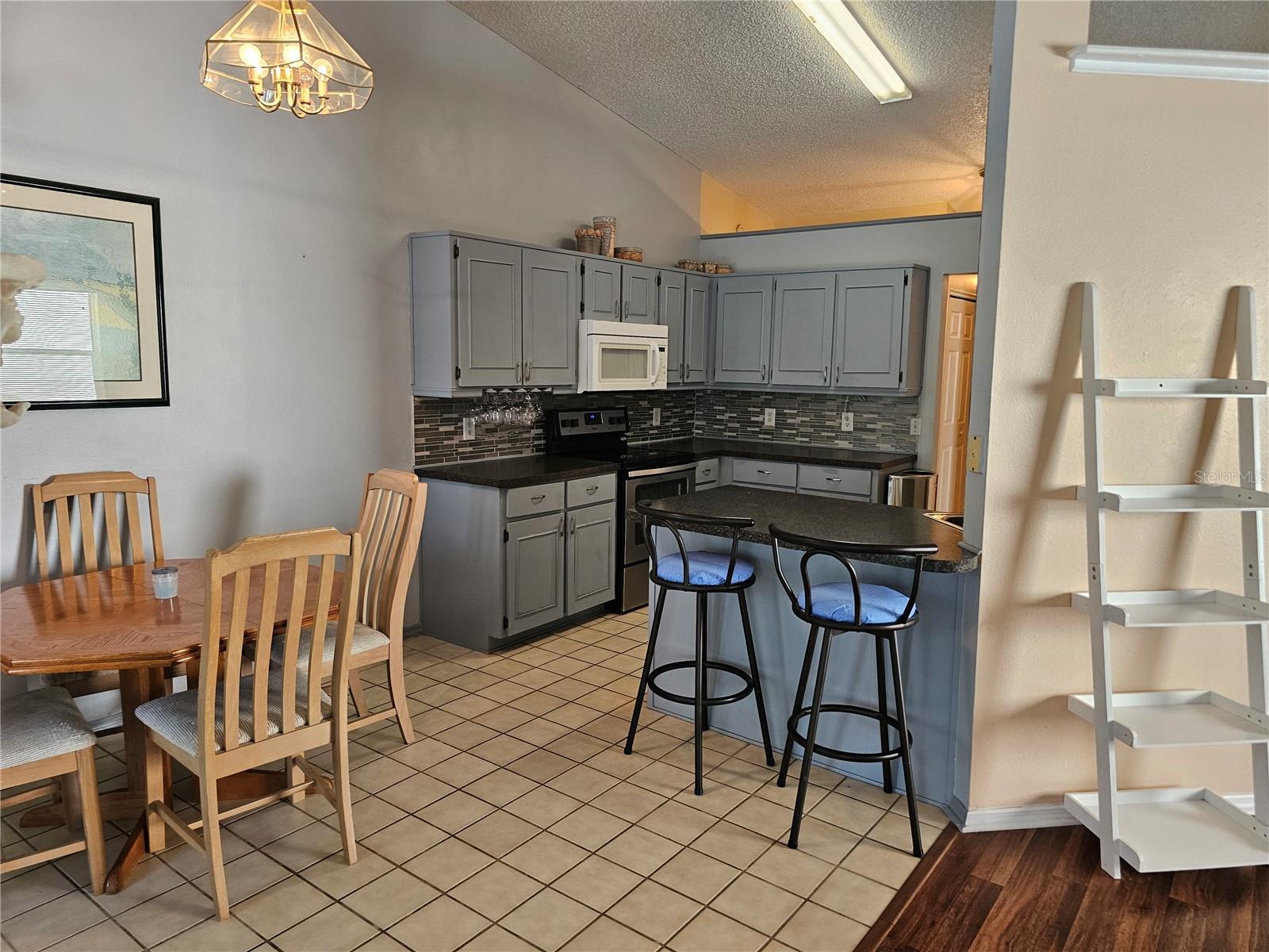 Image 11 of 35 For 8668 Wellington Loop