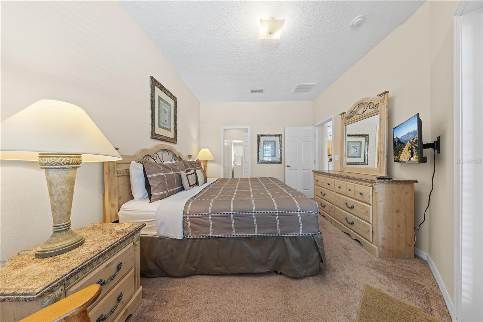 Image 20 of 51 For 182 Minniehaha Circle