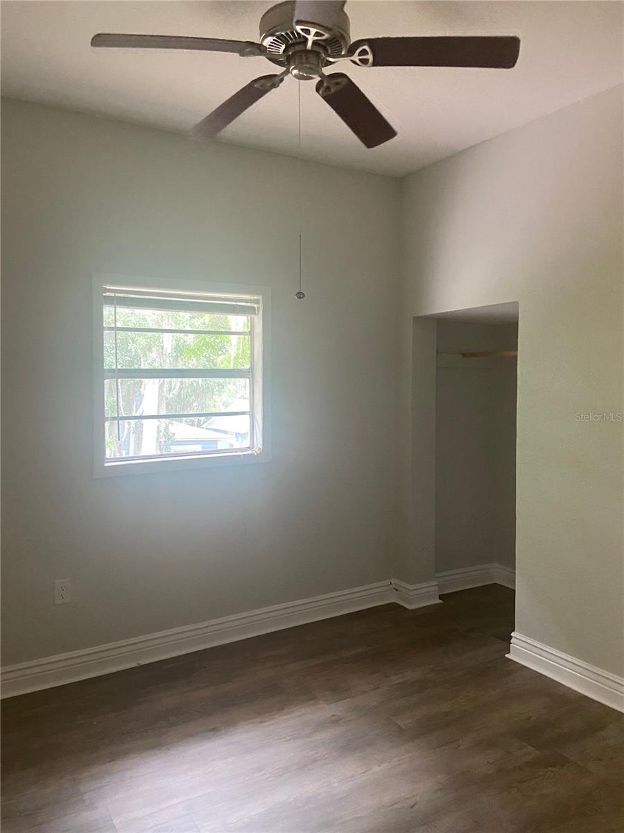 Image 2 of 13 For 228 Beaumont Avenue 4