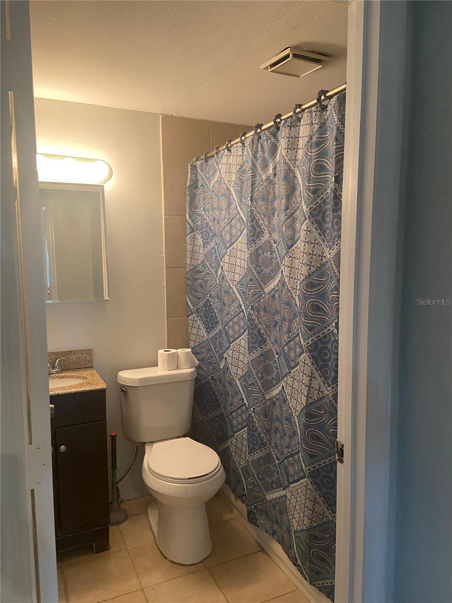 Image 6 of 13 For 228 Beaumont Avenue 4