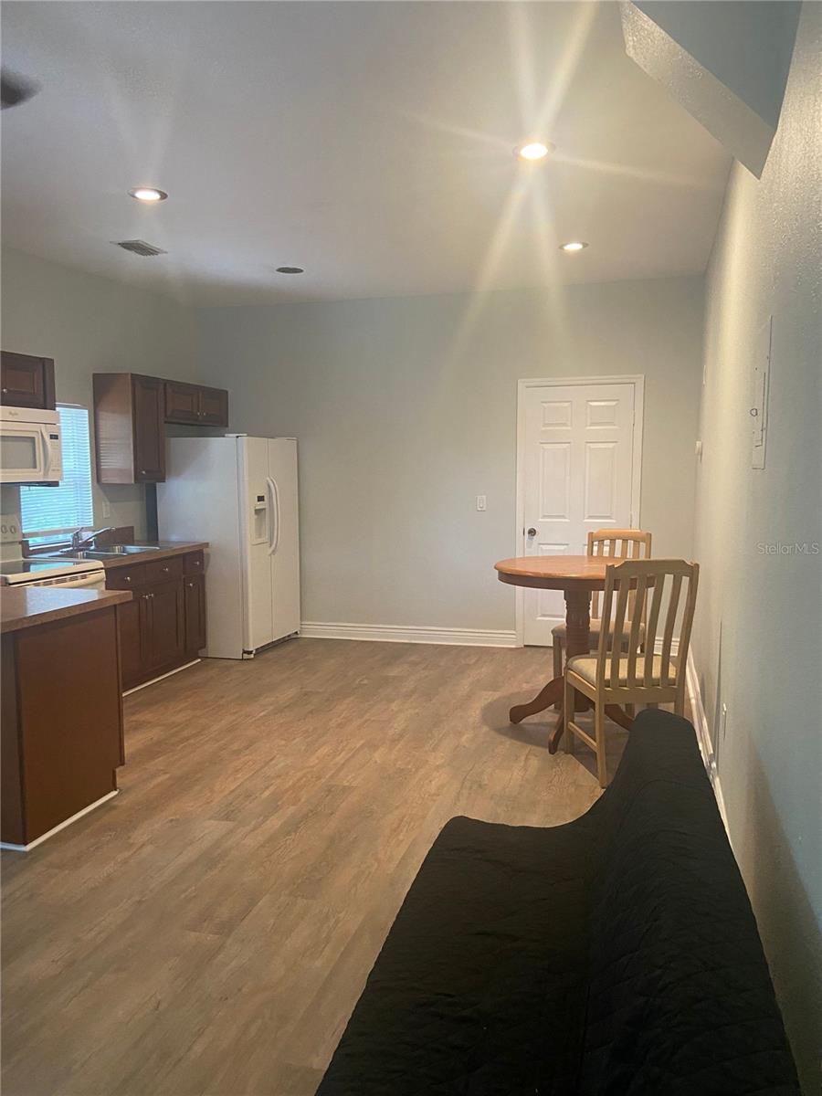 Image 9 of 13 For 228 Beaumont Avenue 4