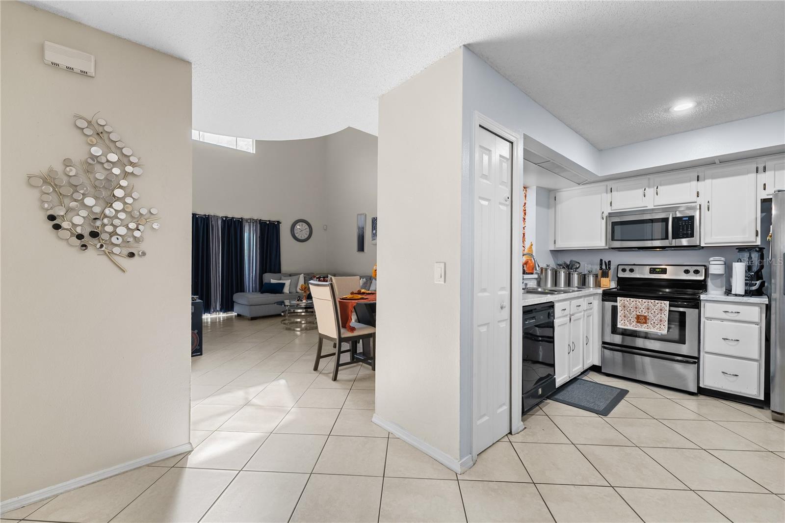 Image 14 of 35 For 14305 Bay Isle Drive