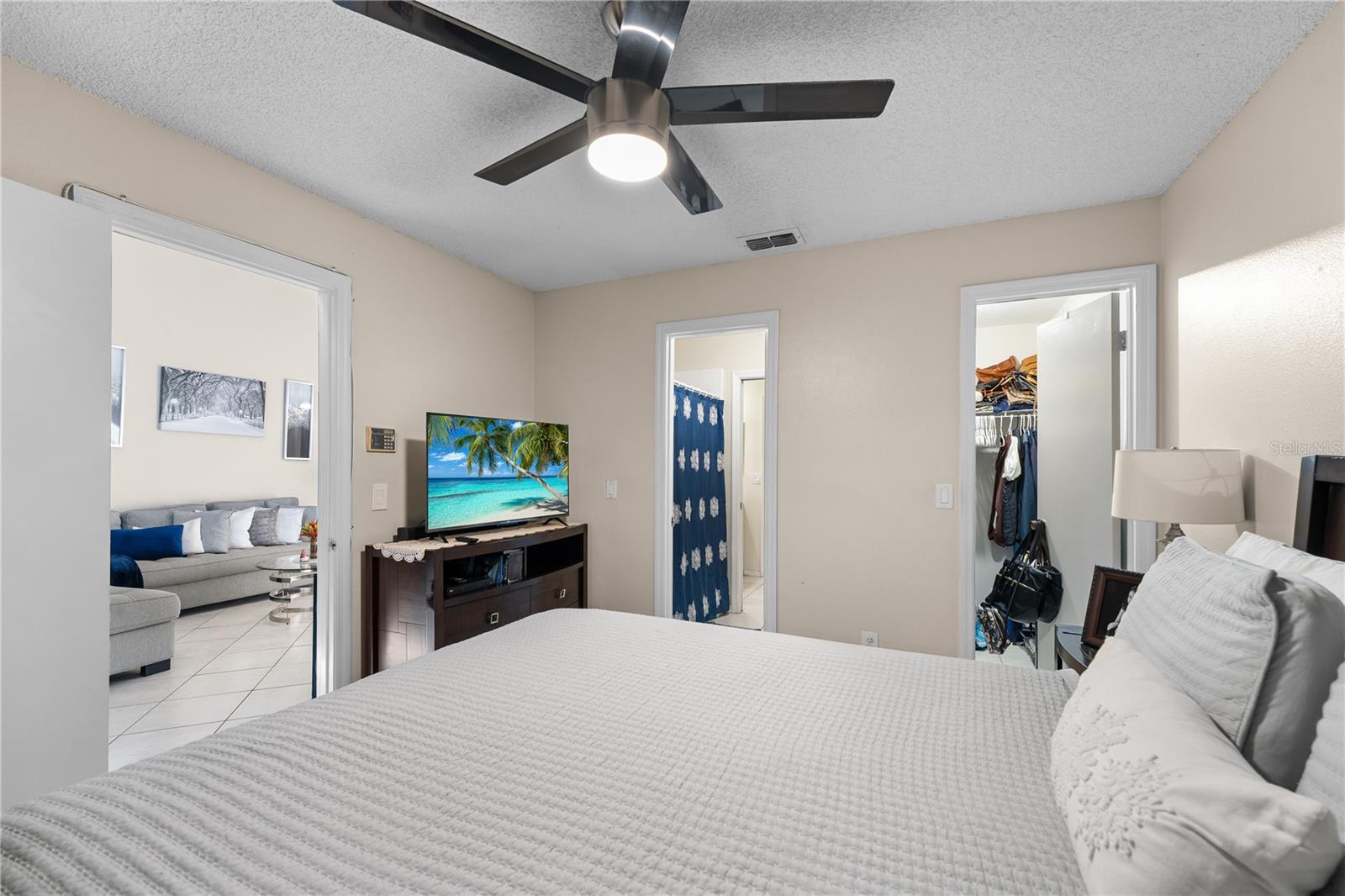 Image 22 of 35 For 14305 Bay Isle Drive