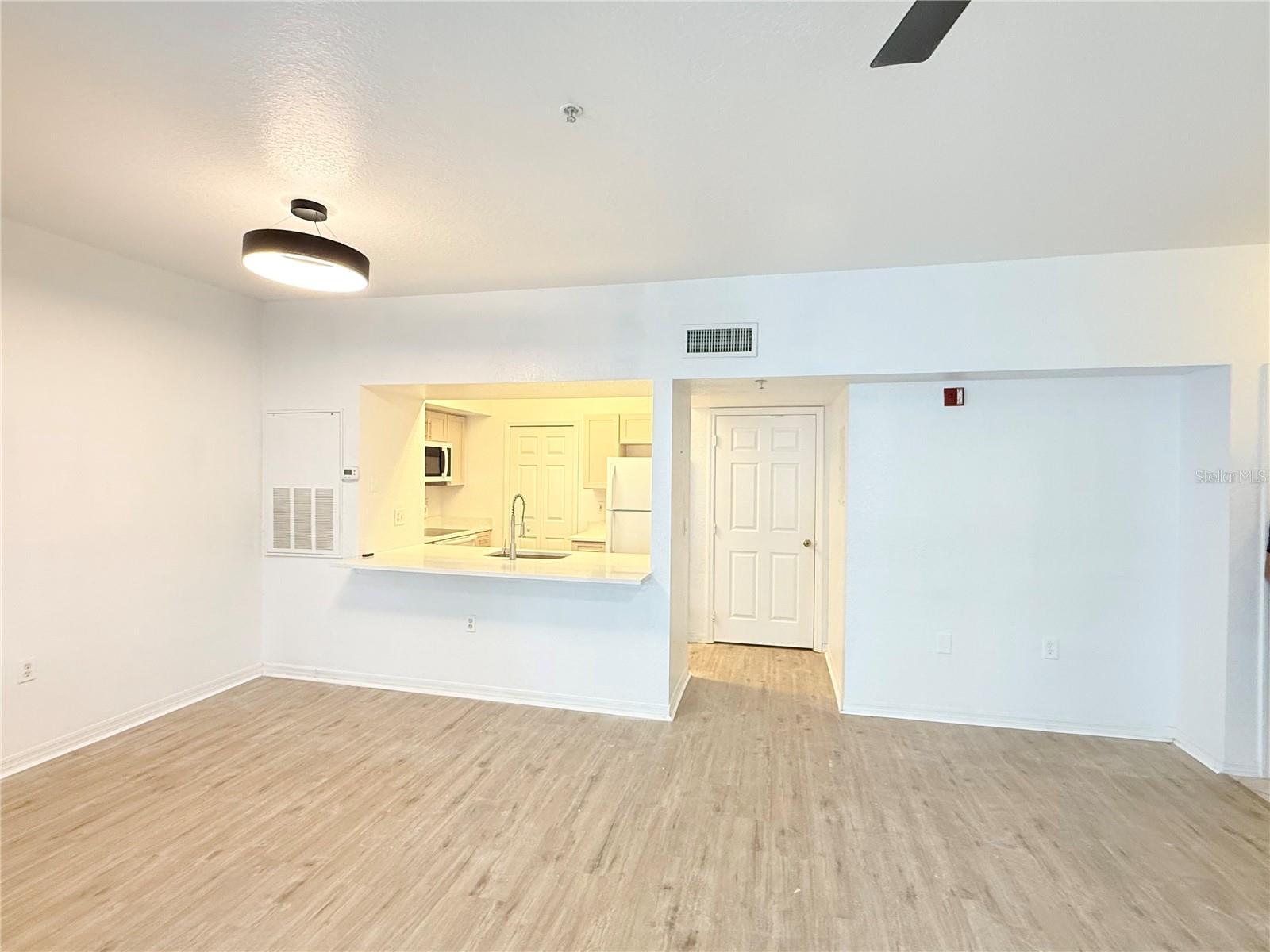 Image 4 of 32 For 2314 Midtown Terrace 1113