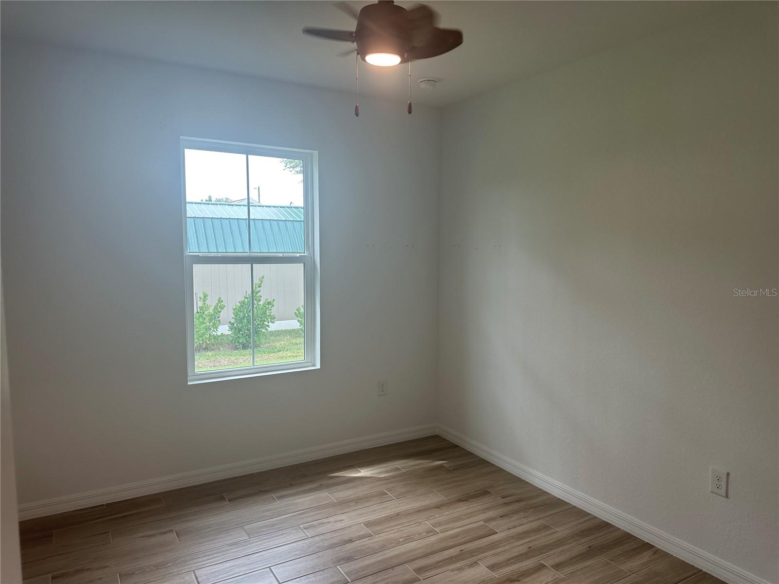 Image 8 of 12 For 712 Donau Avenue Nw