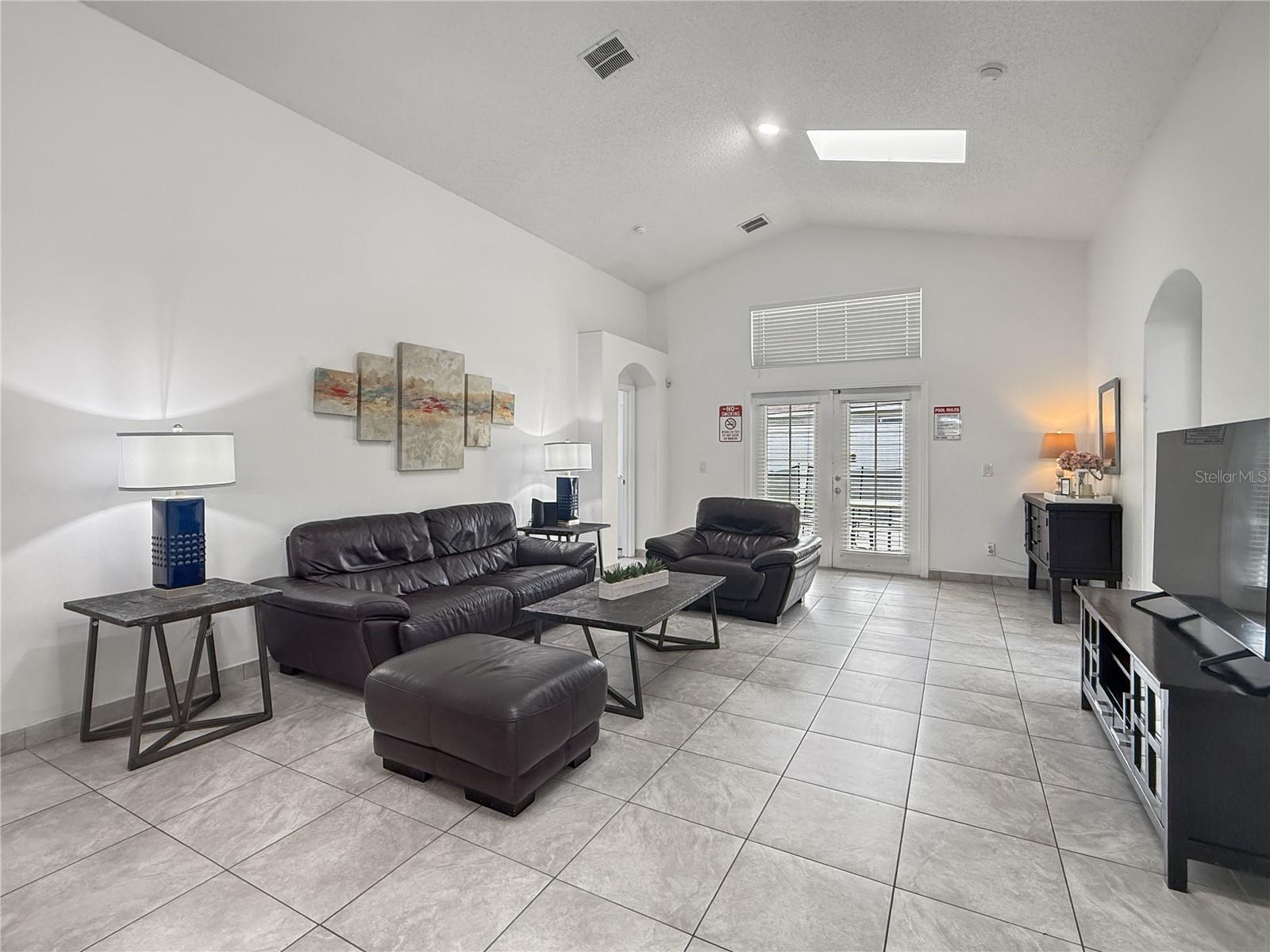 Image 9 of 28 For 2512 Oneida Loop