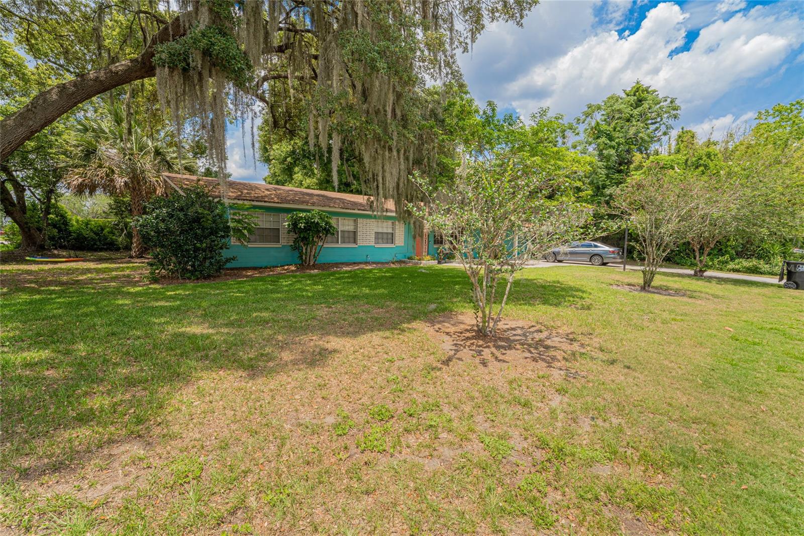 Image 10 of 11 For 640 Roberta Avenue