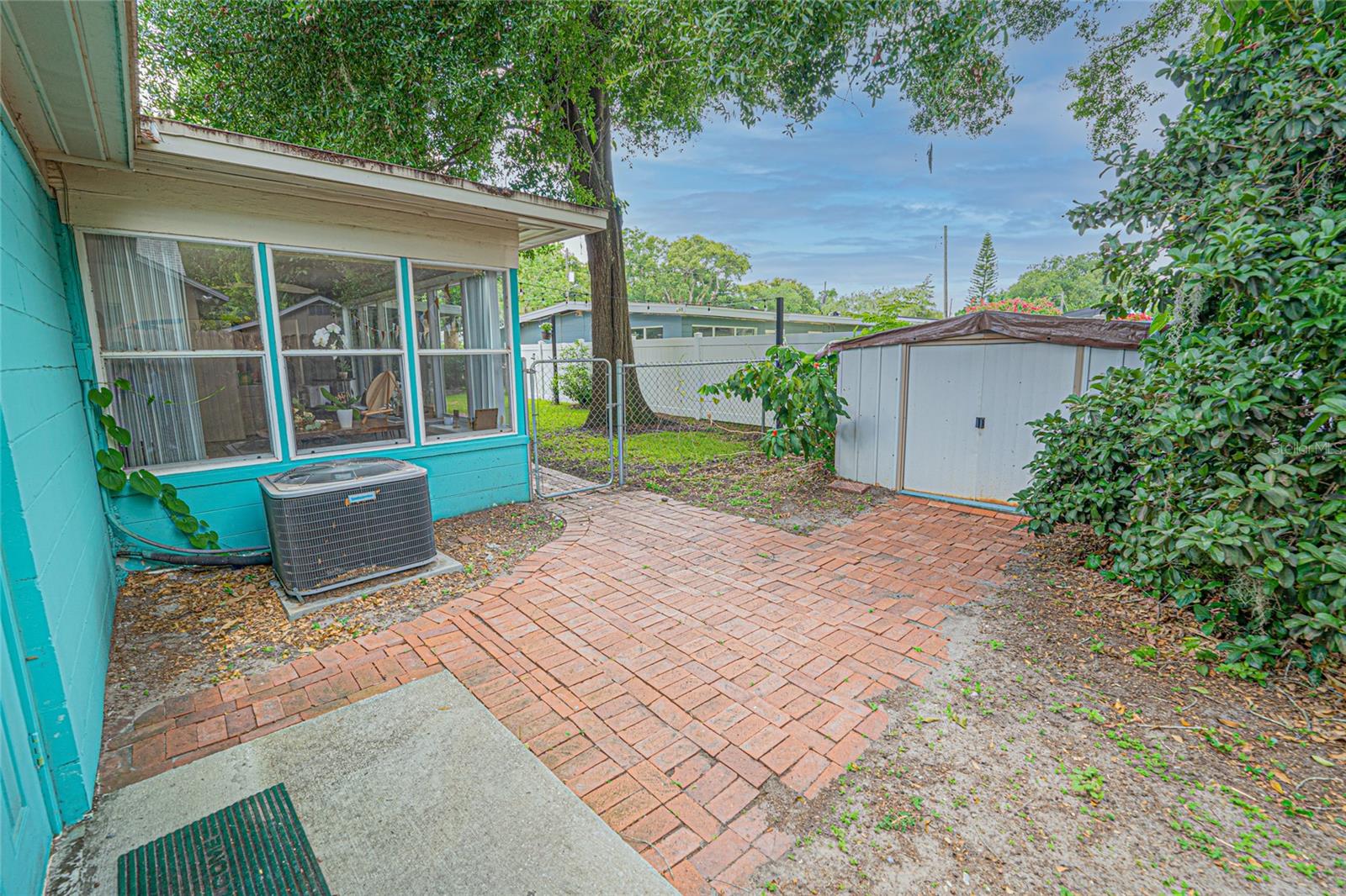 Image 11 of 11 For 640 Roberta Avenue