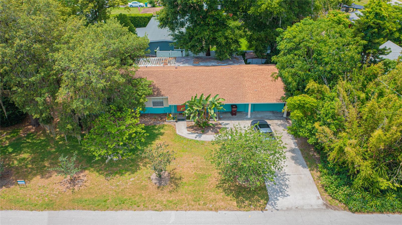 Image 2 of 11 For 640 Roberta Avenue