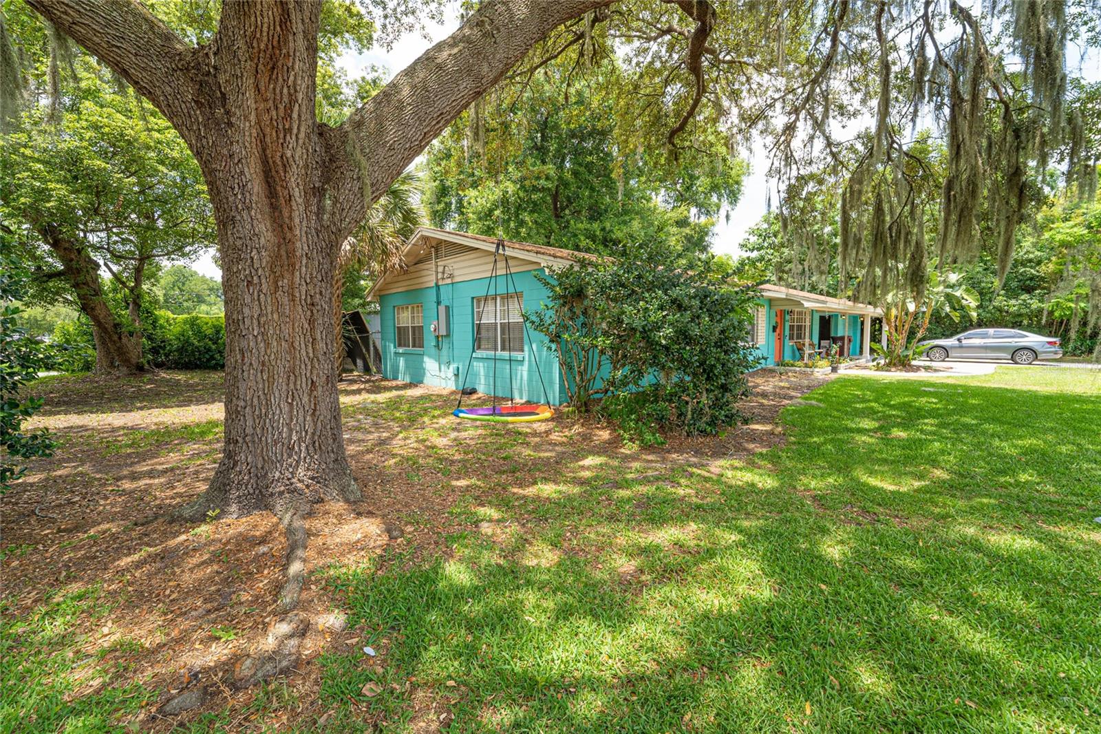 Image 8 of 11 For 640 Roberta Avenue