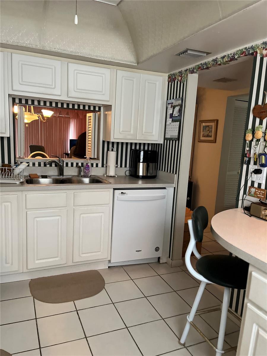 Image 30 of 32 For 725 Port Malabar Boulevard Ne 200