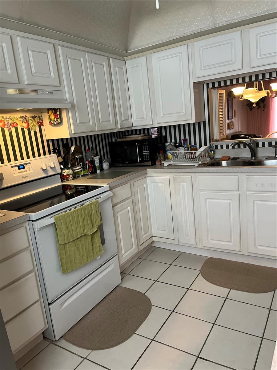 Image 31 of 32 For 725 Port Malabar Boulevard Ne 200