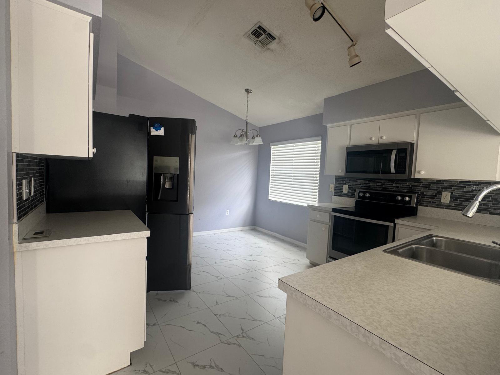 Image 11 of 18 For 6565 Crews Vue Loop