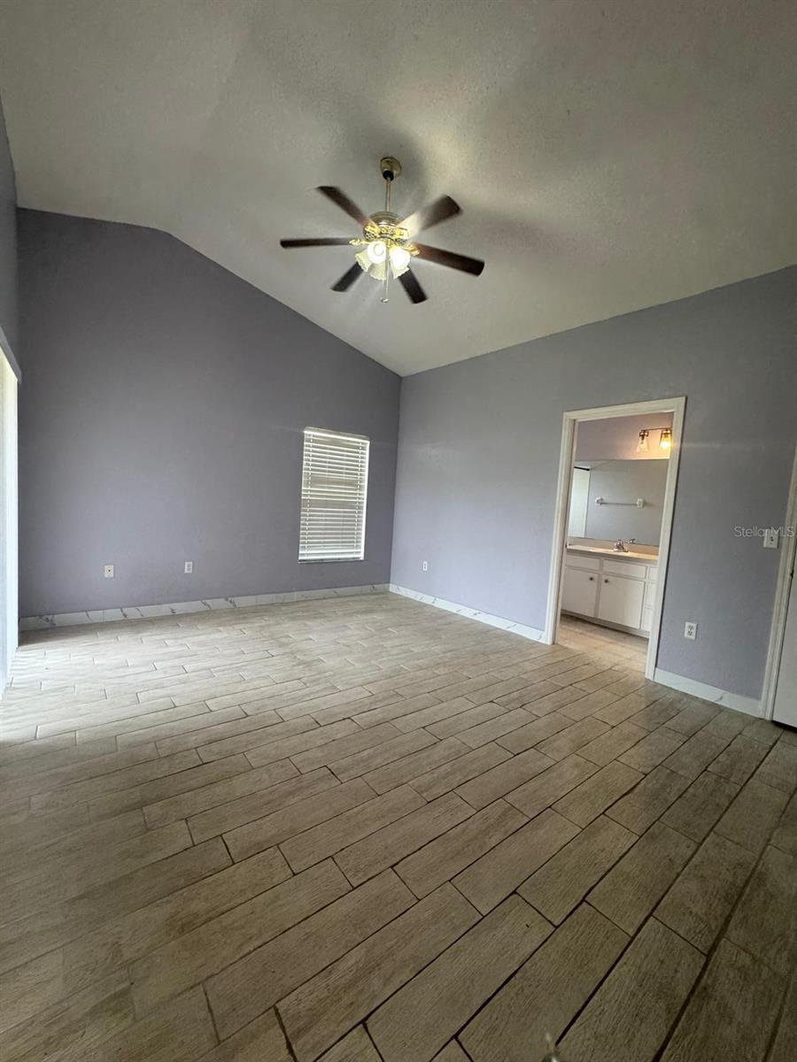 Image 15 of 18 For 6565 Crews Vue Loop