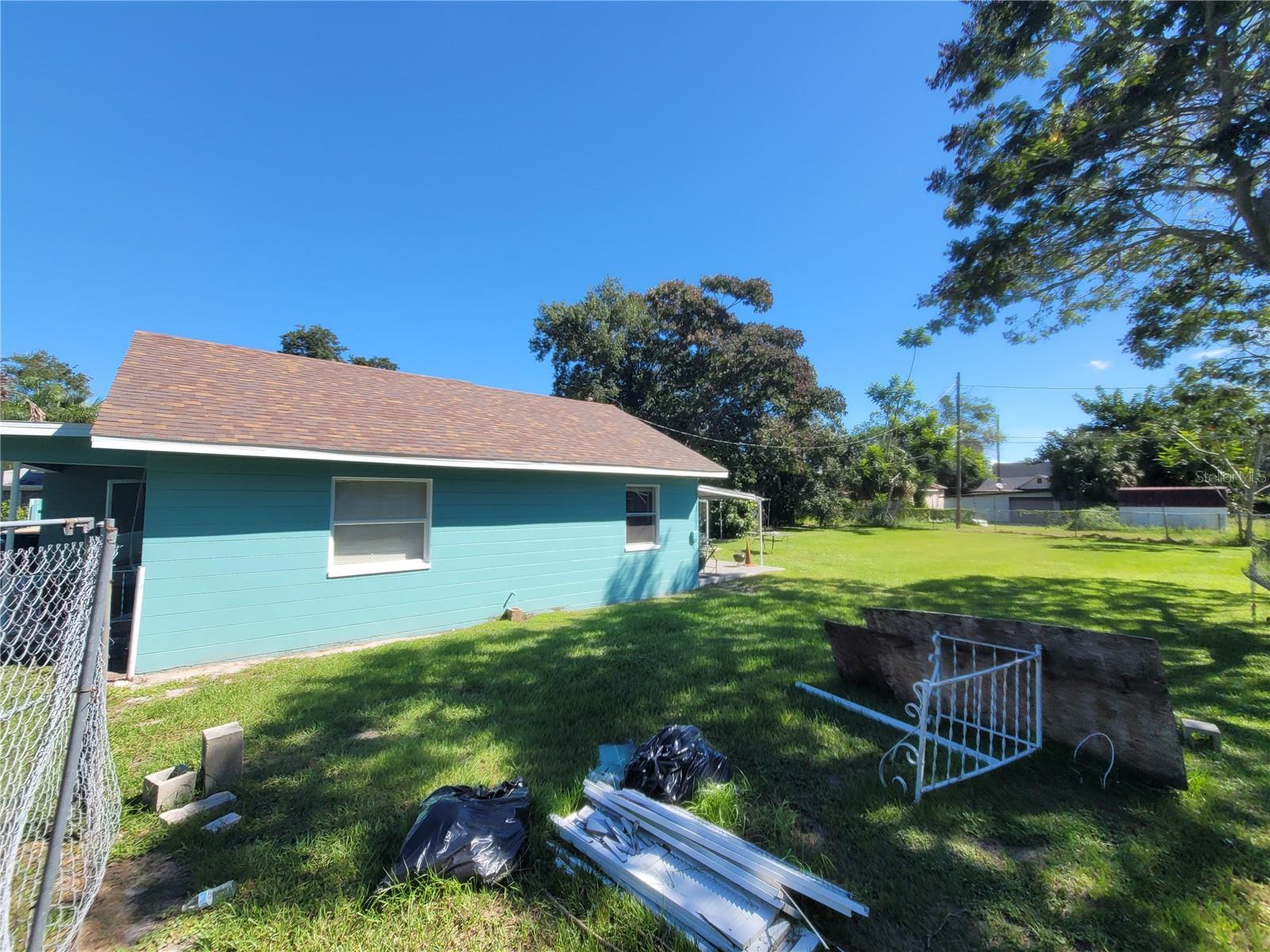 Image 6 of 7 For 1115 Vermont Avenue