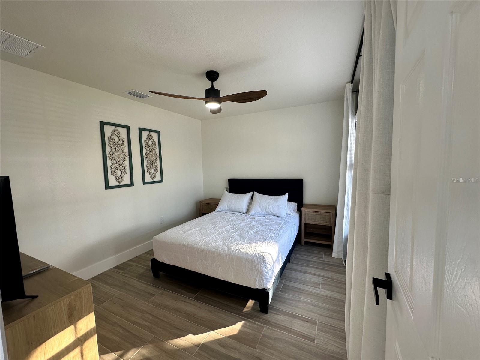 Image 4 of 49 For 17410 Woodcrest Way