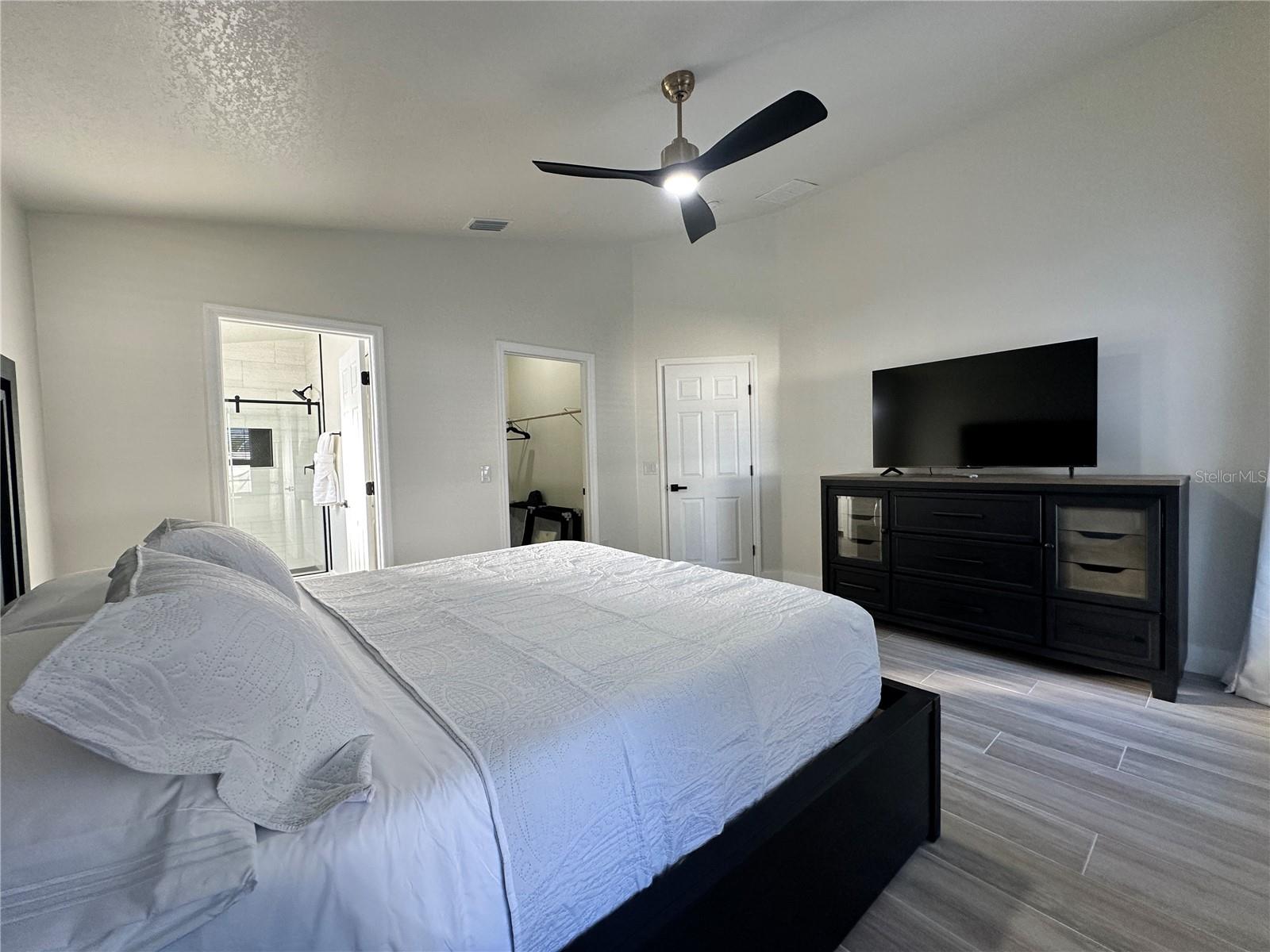 Image 43 of 49 For 17410 Woodcrest Way