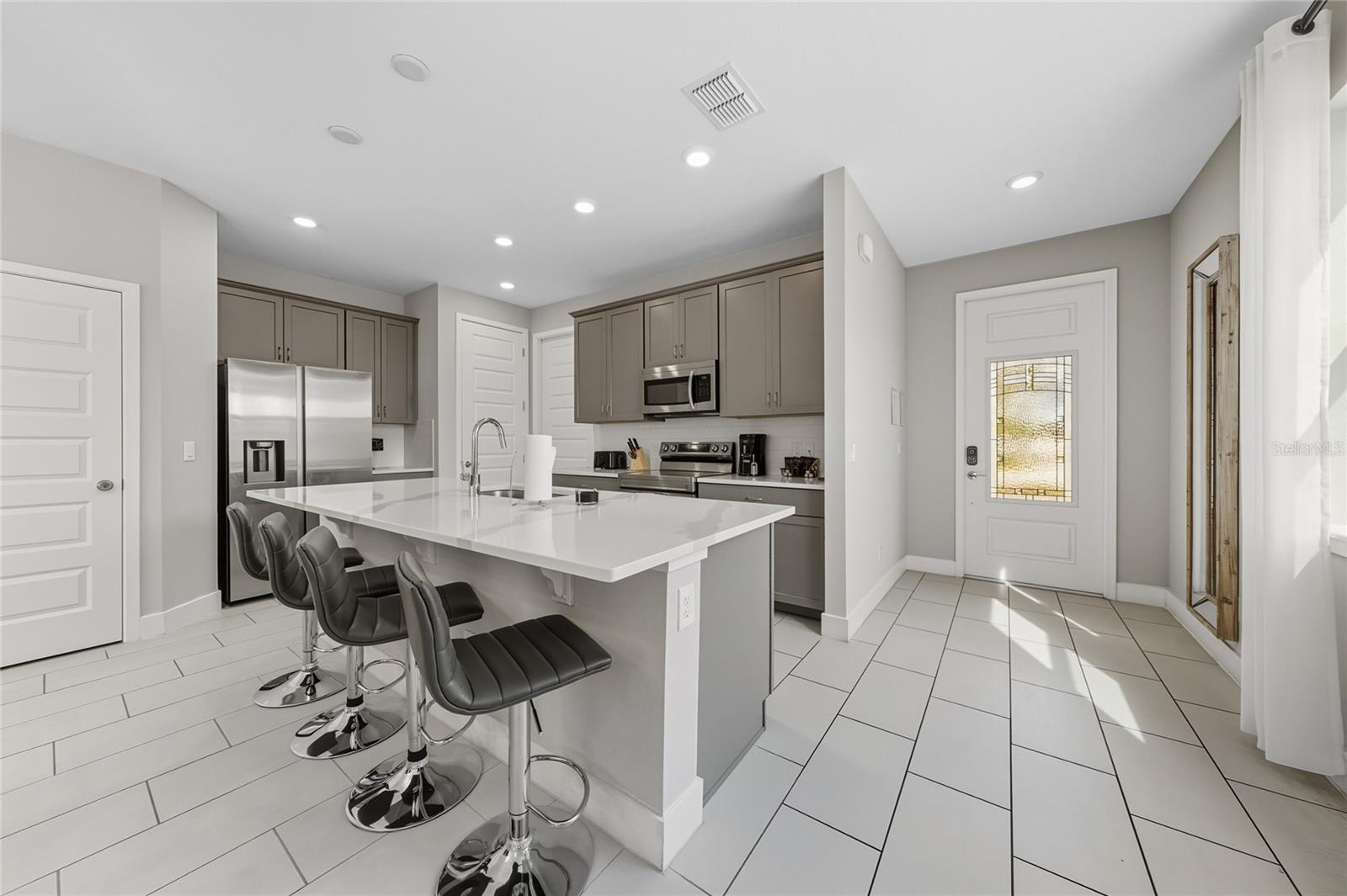 Image 13 of 42 For 7900 Draw Street