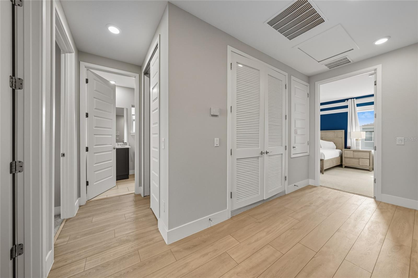 Image 19 of 42 For 7900 Draw Street