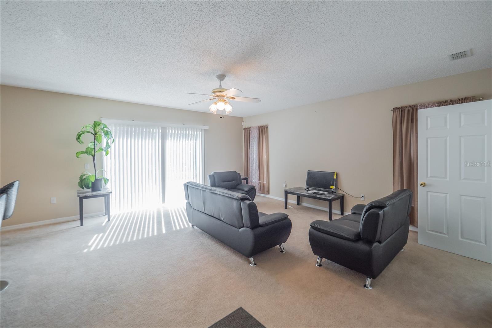 Image 11 of 40 For 133 Inconnu Court