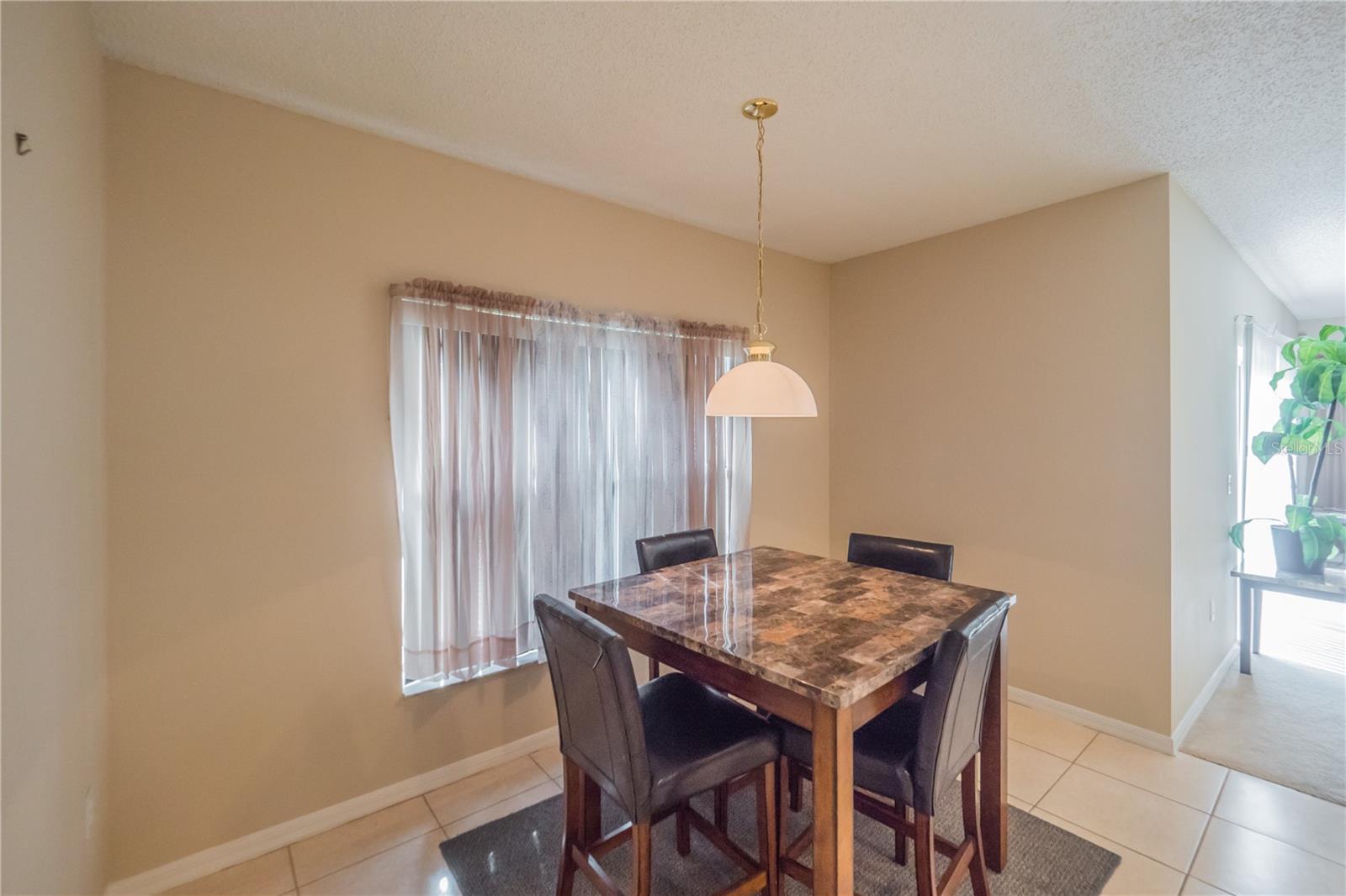 Image 15 of 40 For 133 Inconnu Court