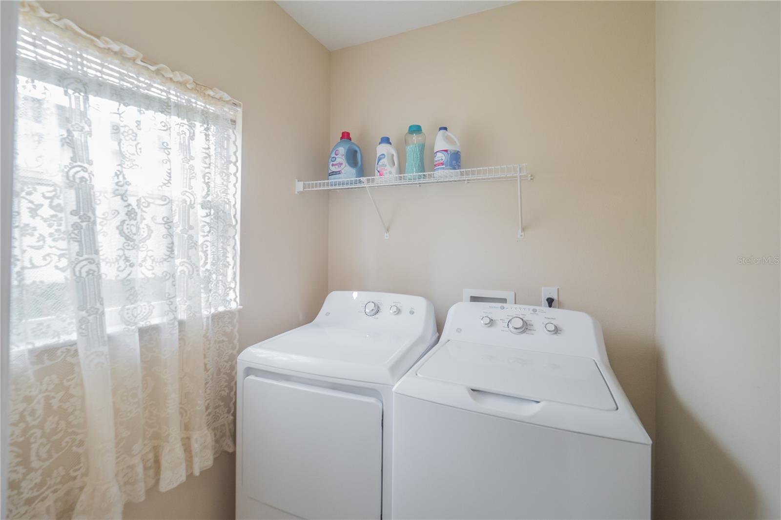 Image 19 of 40 For 133 Inconnu Court