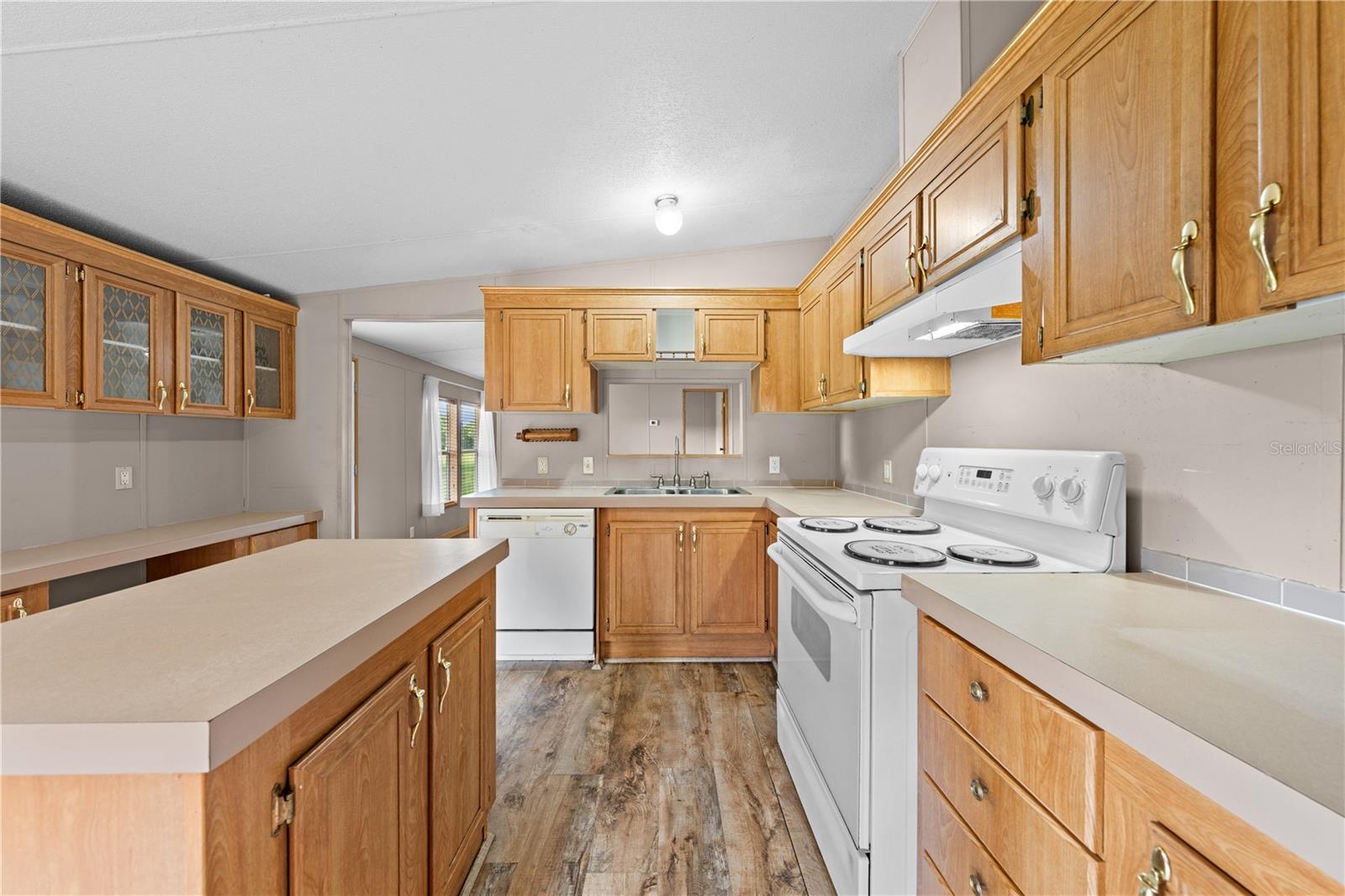 Image 12 of 49 For 805 Grant Bass Road