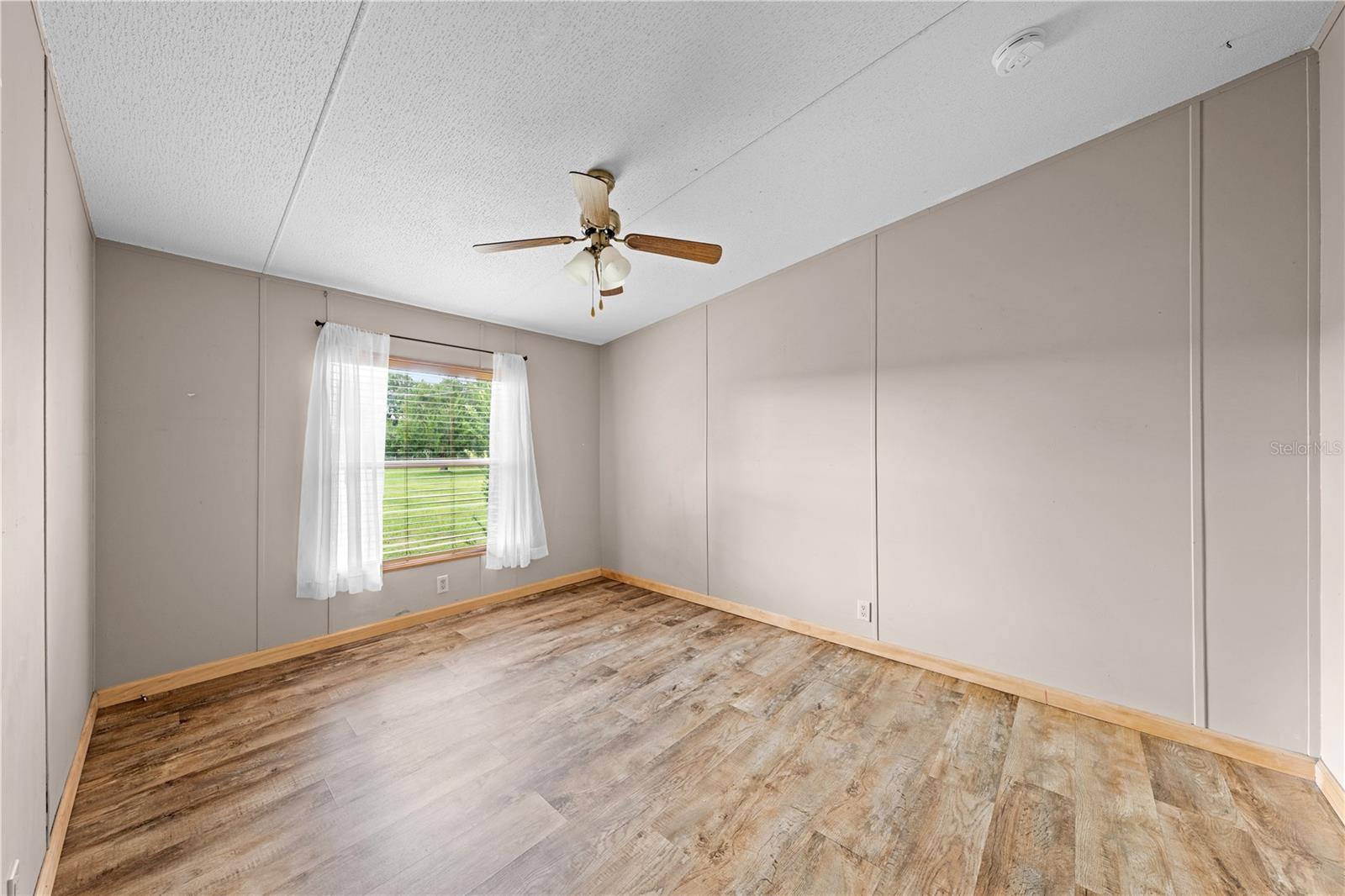 Image 17 of 49 For 805 Grant Bass Road