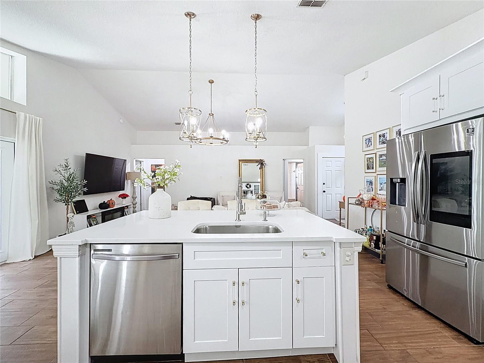 Image 11 of 26 For 41 Montana Avenue